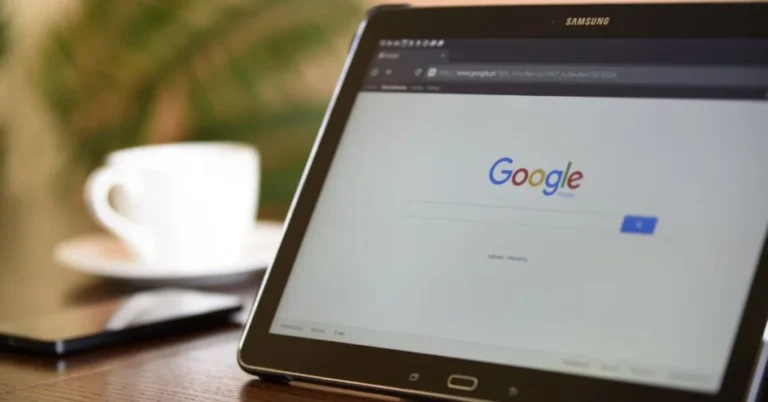 Capa do artigo: Google estaria agrupando permissões de privacidade sem que usuários saibam; entenda