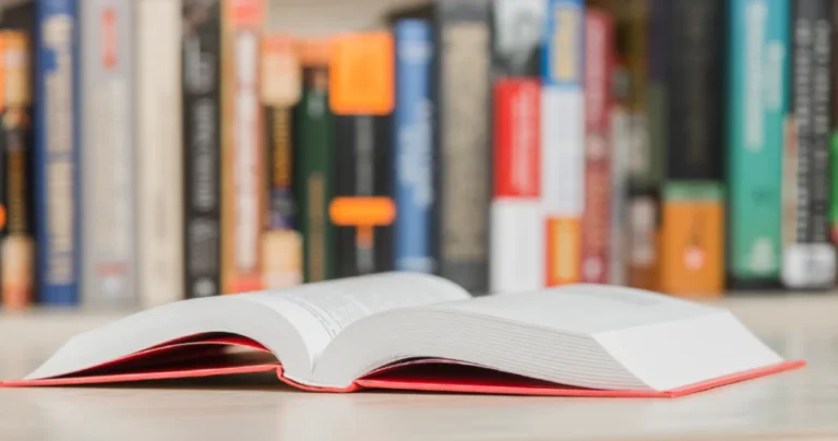 Capa do artigo: 4 livros sobre privacidade e proteção de dados que você não pode deixar de ler